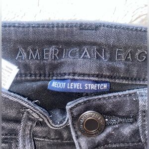 American eagle black skinny jeans size 00 shirt